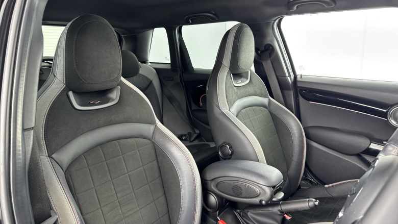 MINI Hatchback 1.5 Cooper Sport Premium 5dr Auto Petrol Hatchback